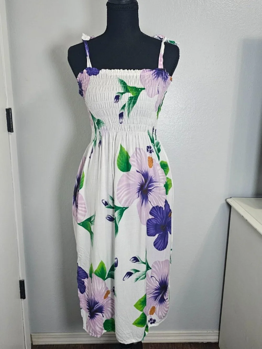 Unbranded Floral White Purple Smoched Elastic Tie Shoulder Strap Dress - Size S - Picture 2 of 5